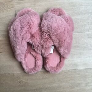 Pink fluffy slippers
